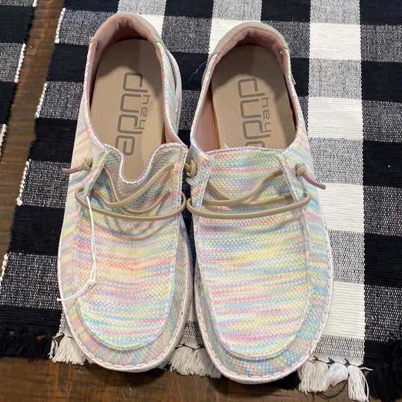 Hey Dudes! - Picture 2 of 7